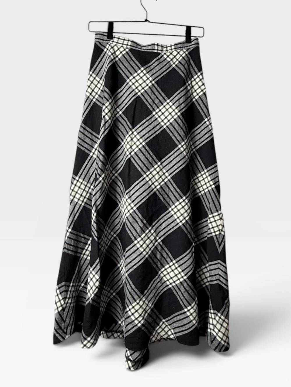 Ralph Lauren Black and White Plaid Maxi Skirt Size 4 (NOTE FLAW) (G) - Picture 2 of 6